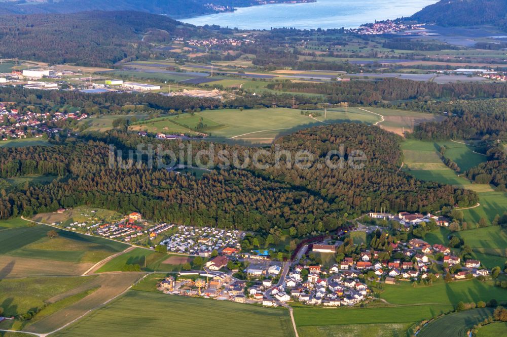 Luftaufnahme Orsingen - Campingplatz Camping- und Ferienpark Orsingen GmbH mit Wohnwagen und Zelten in Orsingen im Bundesland Baden-Württemberg, Deutschland