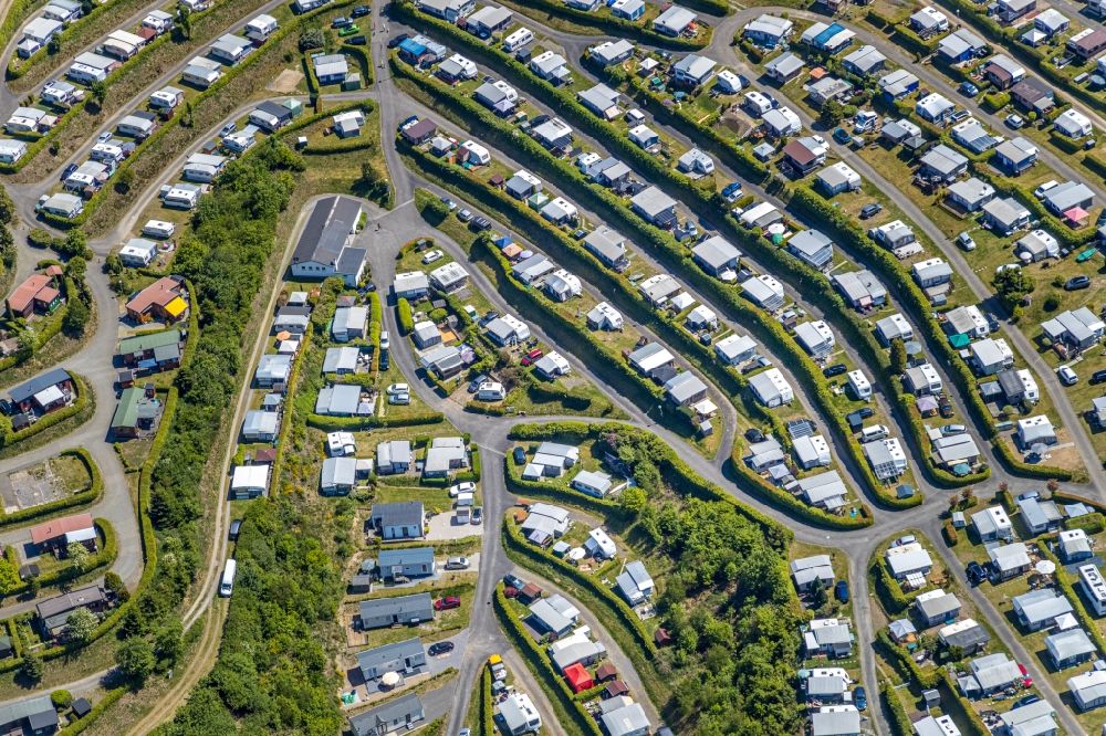 Luftaufnahme Wörmge - Campingplatz Camping Gut Kalberschnacke am Seeufer der Lister in Wörmge im Bundesland Nordrhein-Westfalen, Deutschland