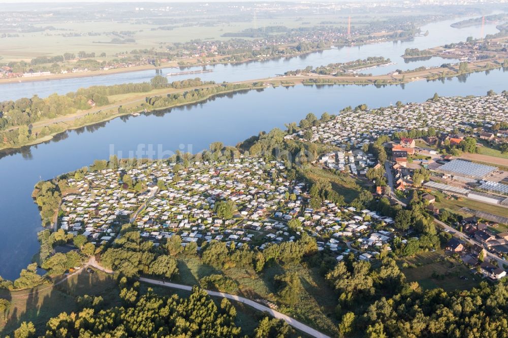 Luftaufnahme Hamburg - Campingplatz am Deich der Elbe im Ortsteil Ochsenwerder in Hamburg, Deutschland