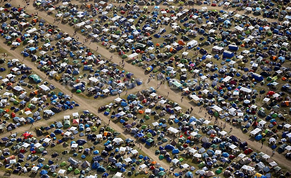 Luftbild Großpösna - Campingplatz auf dem Gelände des Highfield Festivals, dem größten Indie - Rock Festival in Ostdeutschland am Ufer des Störmthaler Sees bei Großpösna in Sachsen