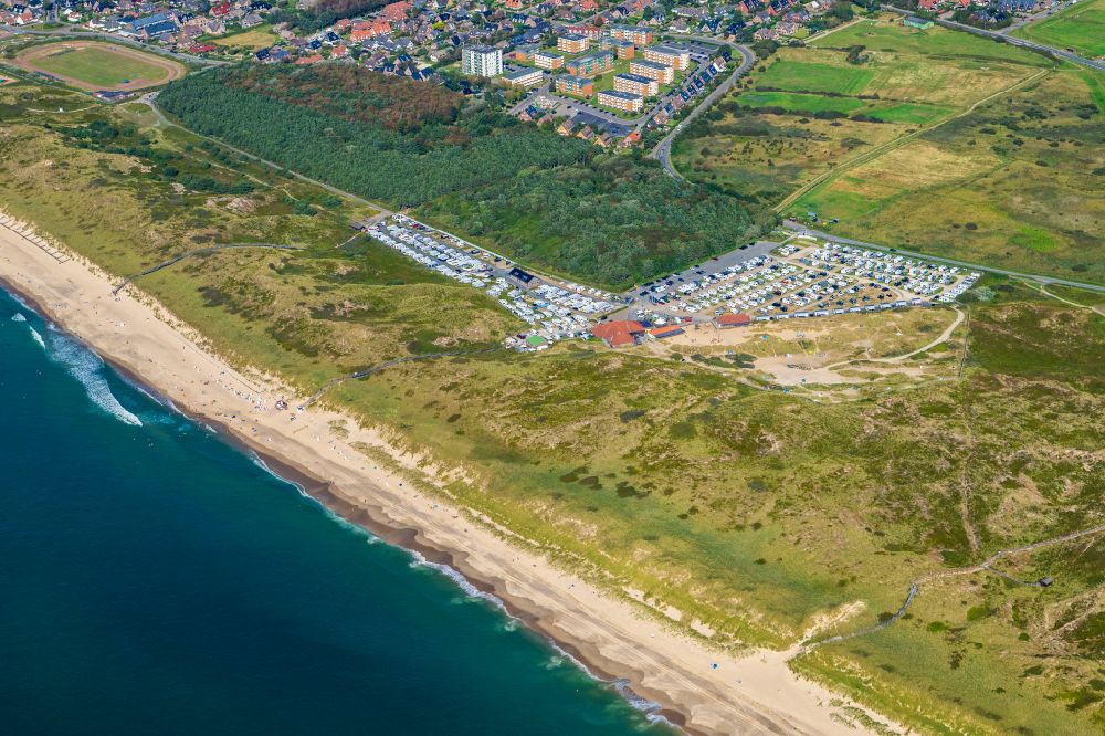 Luftaufnahme Sylt - Campingplatz an der Meeresküste der Nordsee in Sylt im Bundesland Schleswig-Holstein, Deutschland