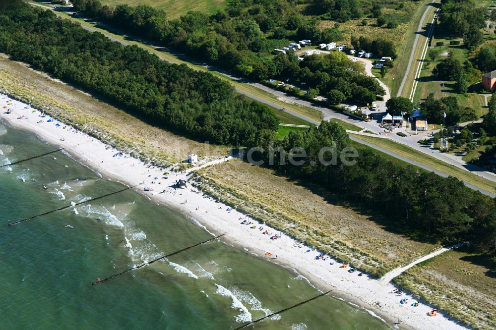 Zingst aus der Vogelperspektive: Campingplatz an der Meeresküste der Ostsee in Zingst im Bundesland Mecklenburg-Vorpommern, Deutschland