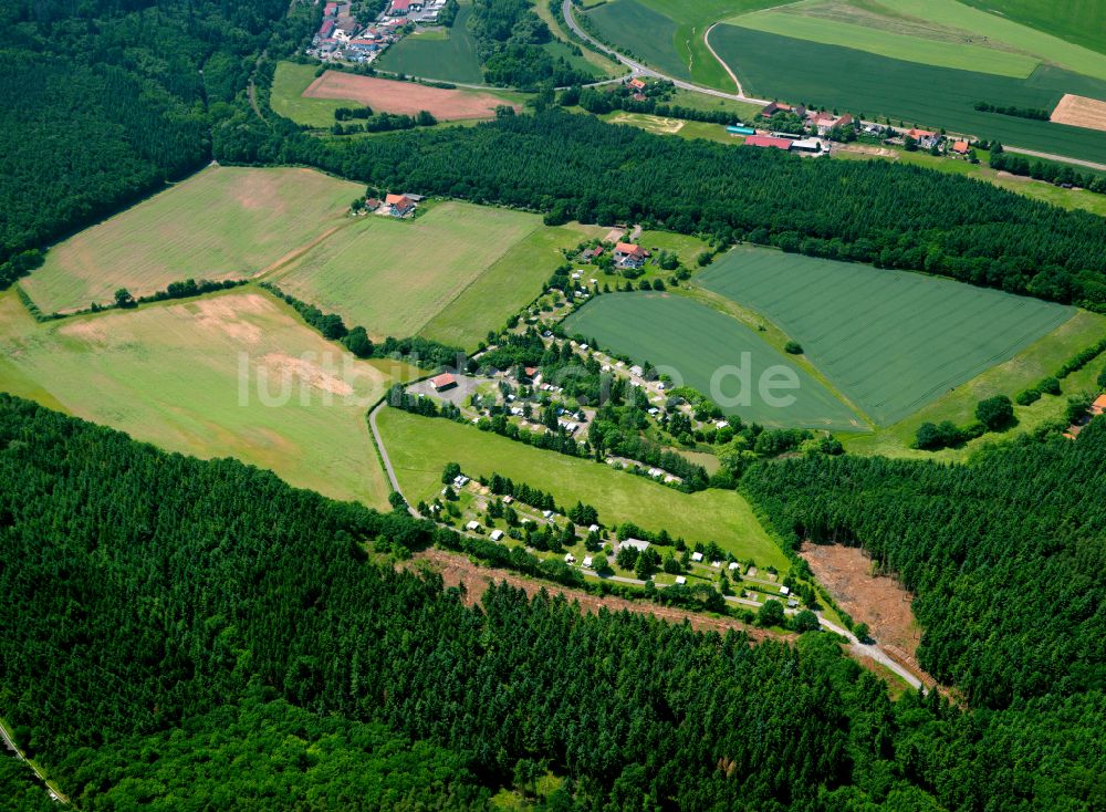 Luftaufnahme Eisenberg (Pfalz) - Campingplatz Ochsenbusch Park in Eisenberg (Pfalz) im Bundesland Rheinland-Pfalz, Deutschland