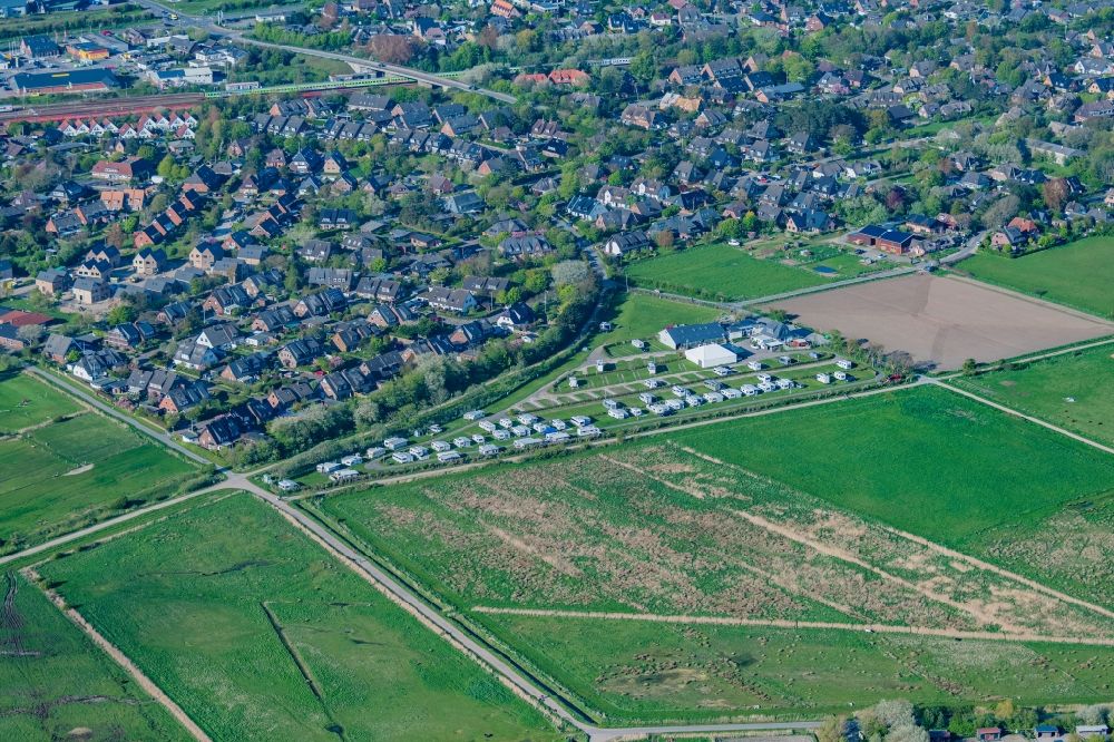 Luftbild Sylt - Campingplatz Südhorn mit Wohnwagen und Zelten im Ortsteil Tinnum in Sylt im Bundesland Schleswig-Holstein, Deutschland