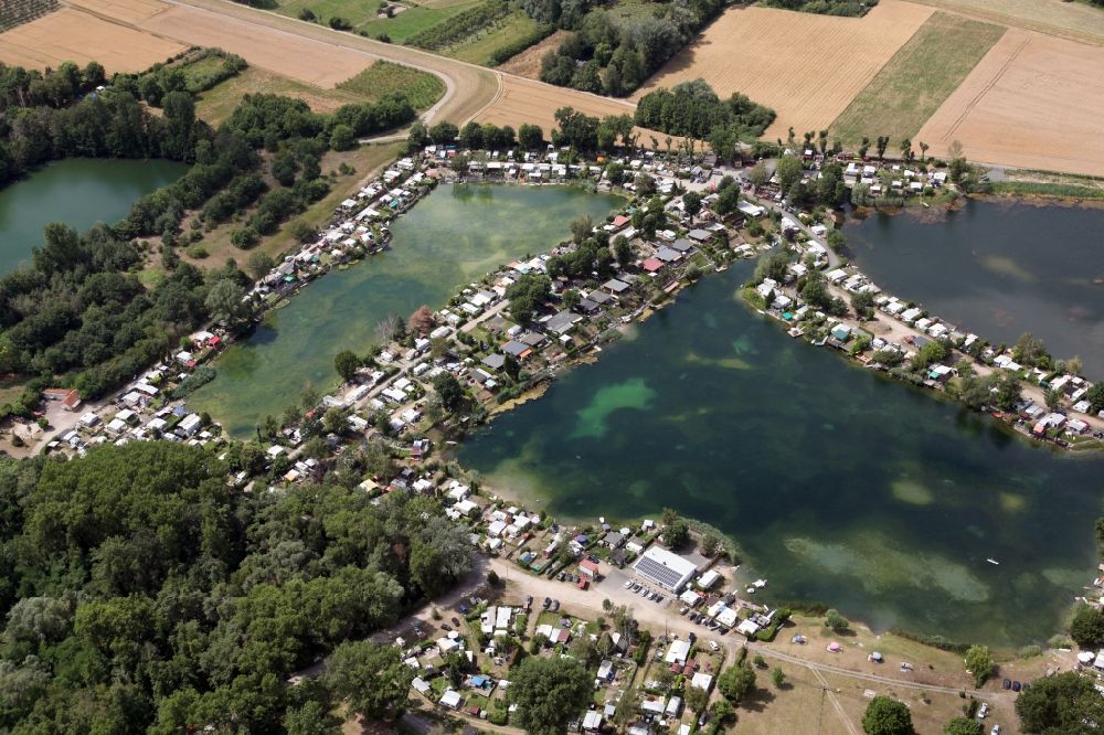 Heidesheim am Rhein aus der Vogelperspektive: Campingplatz Seen Blauer See in Heidesheim am Rhein im Ortsteil Uhlerborn im Bundesland Rheinland-Pfalz
