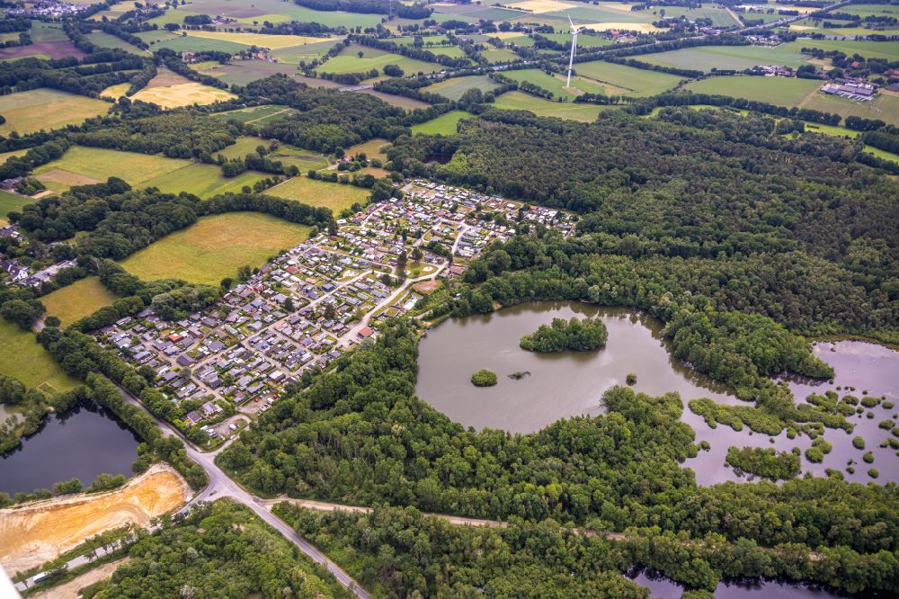 Luftaufnahme Dorsten - Campingplatz am Seeufer des Freizeitpark Tillessensee in Dorsten im Bundesland Nordrhein-Westfalen, Deutschland
