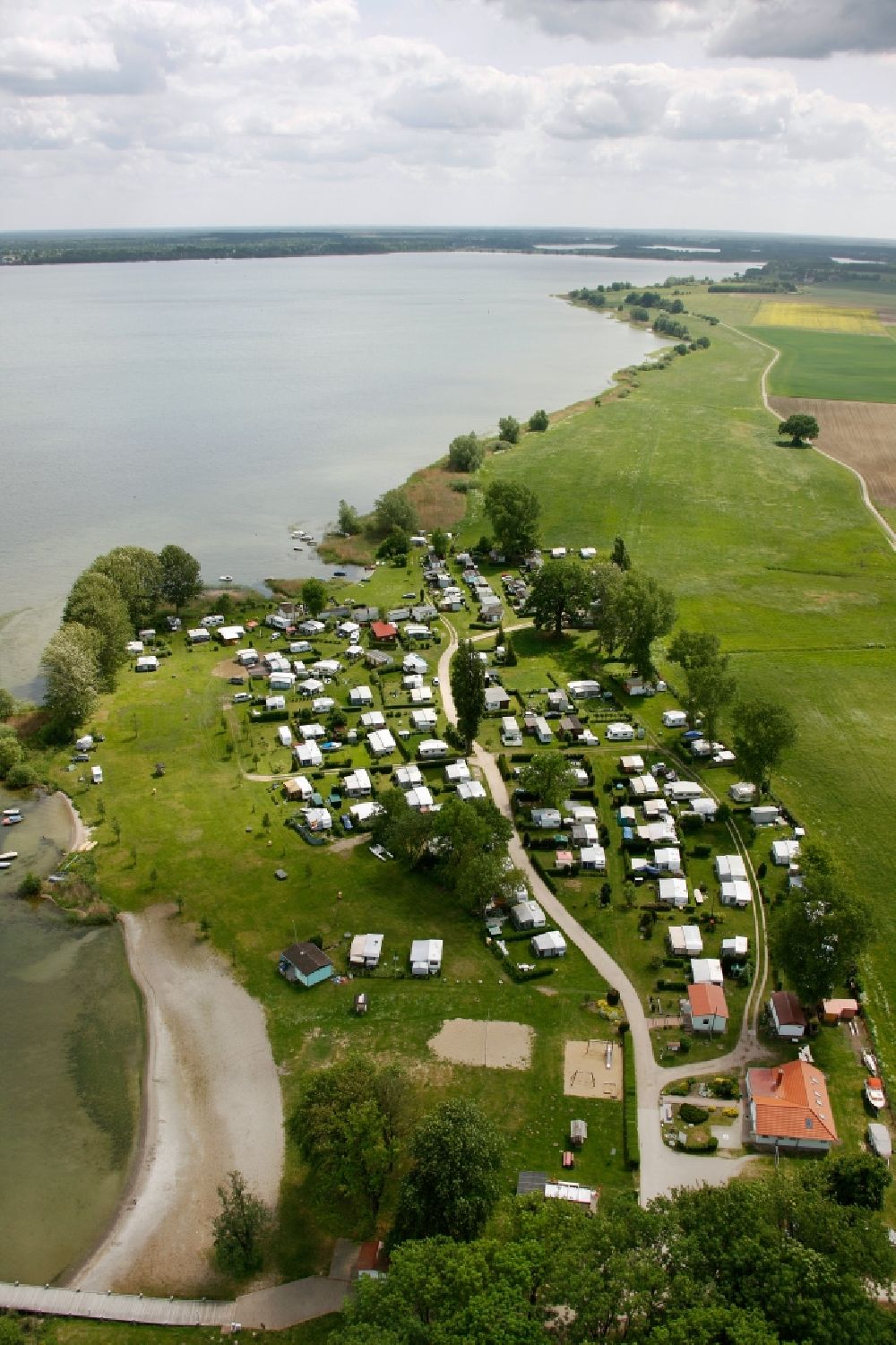 Luftaufnahme Ludorf - Campingplatz am Ufer der Müritz in Ludorf im Bundesland Mecklenburg-Vorpommern