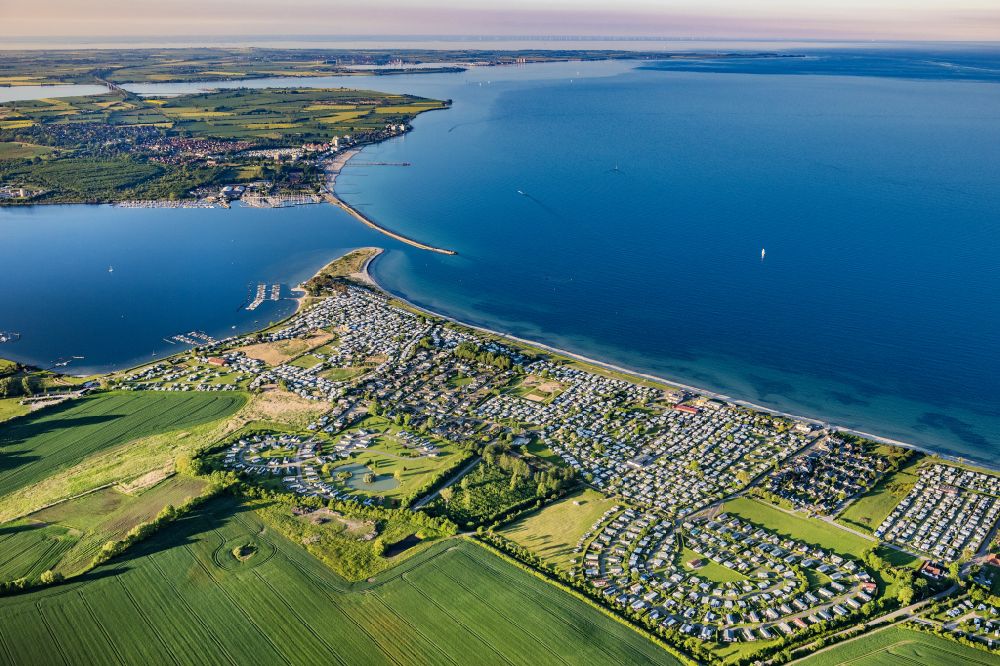 Luftaufnahme Neukirchen - Campingplatz am Ufer der Ostsee in Neukirchen im Bundesland Schleswig-Holstein, Deutschland