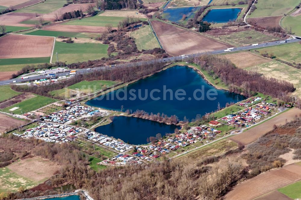 Friesenheim aus der Vogelperspektive: Campingplatz mit Wohnwagen und Zelten in Friesenheim im Bundesland Baden-Württemberg, Deutschland
