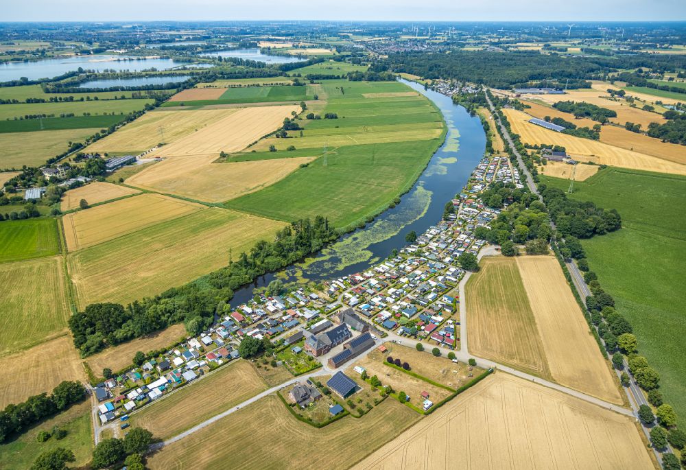 Luftaufnahme Hamminkeln - Campingplatz mit Wohnwagen und Zelten am Hagener Meer in Hamminkeln im Bundesland Nordrhein-Westfalen, Deutschland