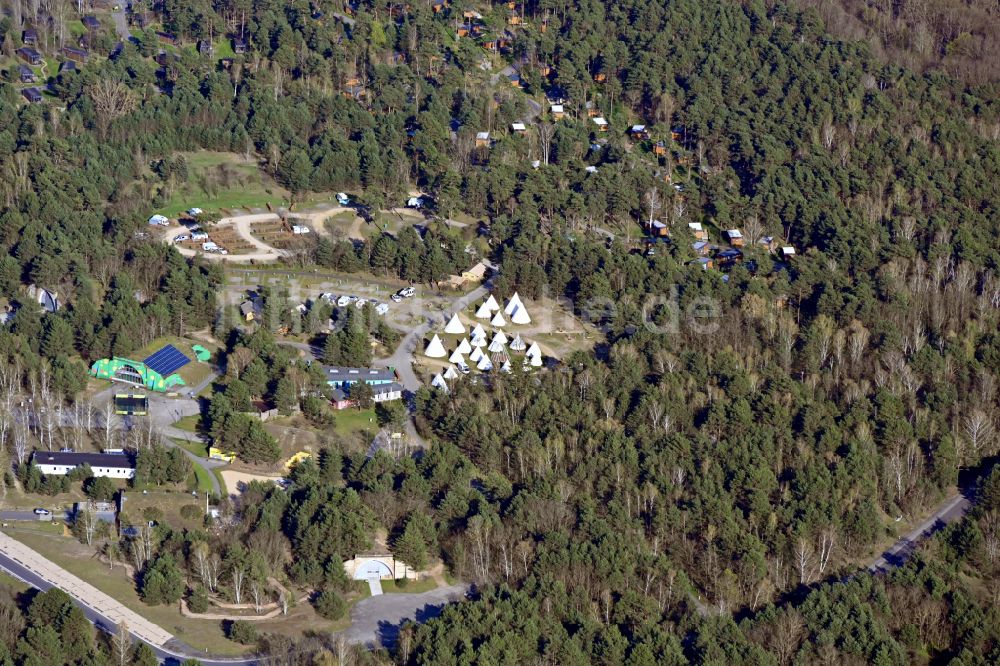 Luftaufnahme Krausnick-Groß Wasserburg - Campingplatz mit Wohnwagen und Zelten in Krausnick-Groß Wasserburg im Bundesland Brandenburg, Deutschland