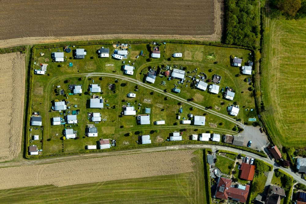 Luftaufnahme Loh - Campingplatz mit Wohnwagen und Zelten in Loh im Bundesland Nordrhein-Westfalen, Deutschland