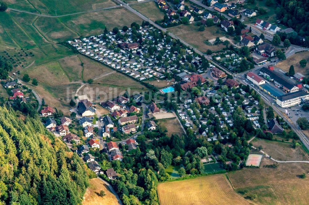 Luftbild Münstertal/Schwarzwald - Campingplatz mit Wohnwagen und Zelten in Münstertal/Schwarzwald im Bundesland Baden-Württemberg, Deutschland