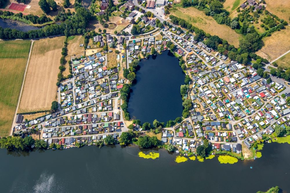 Luftaufnahme Rees - Campingplatz mit Wohnwagen und Zelten im Ortsteil Mehr in Rees im Bundesland Nordrhein-Westfalen, Deutschland