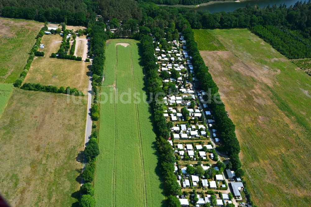 Luftaufnahme Tiefensee - Campingplatz mit Wohnwagen und Zelten in Tiefensee im Bundesland Brandenburg, Deutschland