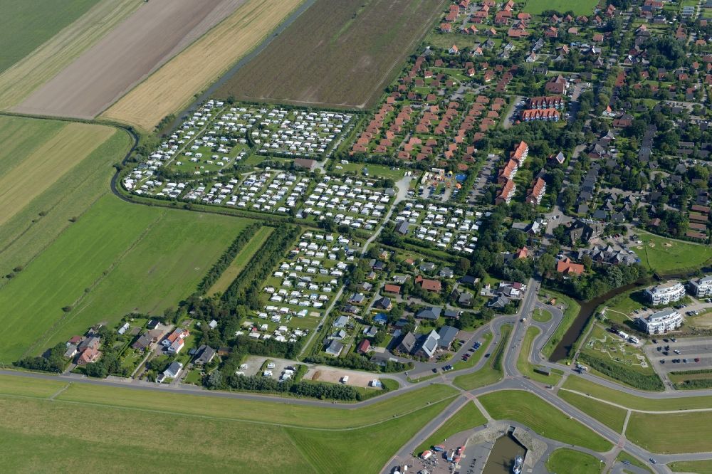 Luftaufnahme Wurster Nordseeküste - Campingplatz mit Wohnwagen und Zelten in Wurster Nordseeküste im Bundesland Niedersachsen