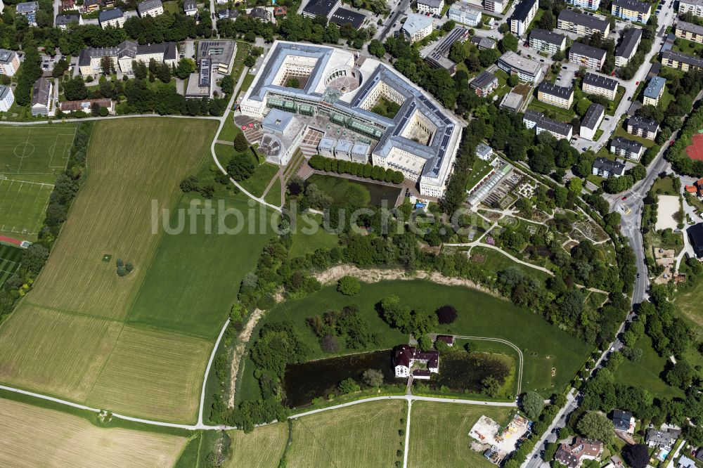 Luftbild Salzburg - Campus- Gebäude der Universität Natur- und Lebenswissenschaftliche Fakultät in Salzburg in Österreich
