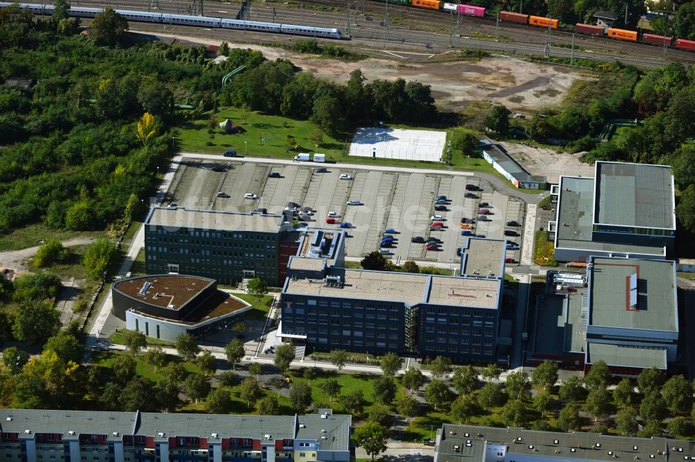 Luftbild Magdeburg - Campus- Gebäude der Universität Otto-von-Guericke-Universität an der Zschokkestraße in Magdeburg im Bundesland Sachsen-Anhalt, Deutschland