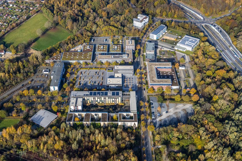 Bochum von oben - Campus- Gebäude der Fachhochschule EBZ Business School GmbH und das EBZ - Europäisches Bildungszentrum der Wohnungs- und Immobilienwirtschaft im Ortsteil Weitmar in Bochum im Bundesland Nordrhein-Westfalen