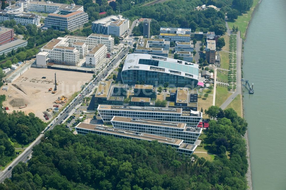 Bonn von oben - Campus- Gebäude der Fachhochschule FOM Hochschule Hochschulzentrum Bonn im Ortsteil Beuel in Bonn im Bundesland Nordrhein-Westfalen, Deutschland