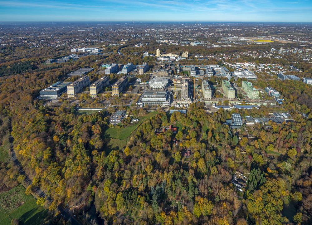 Bochum aus der Vogelperspektive: Campus- Gebäude der Ruhr-Universität in Bochum im Bundesland Nordrhein-Westfalen