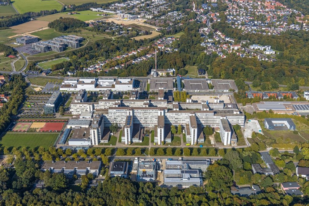 Bielefeld von oben - Campus- Gebäude der Universität Bielefeld in Bielefeld im Bundesland Nordrhein-Westfalen, Deutschland