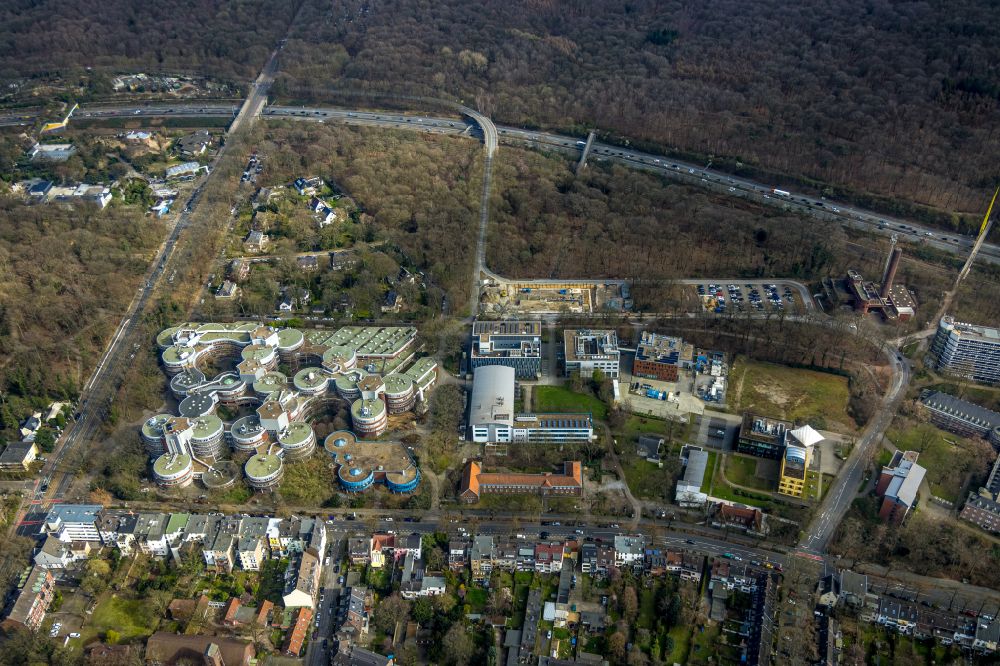 Duisburg von oben - Campus- Gebäude der Universität Essen-Duisburg im Bundesland Nordrhein-Westfalen