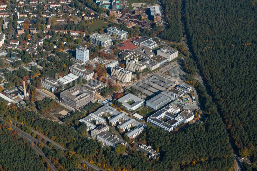 Luftbild Erlangen - Campus- Gebäude der Universität Friedrich-Alexander-Universität Erlangen-Nürnberg in Erlangen im Bundesland Bayern, Deutschland