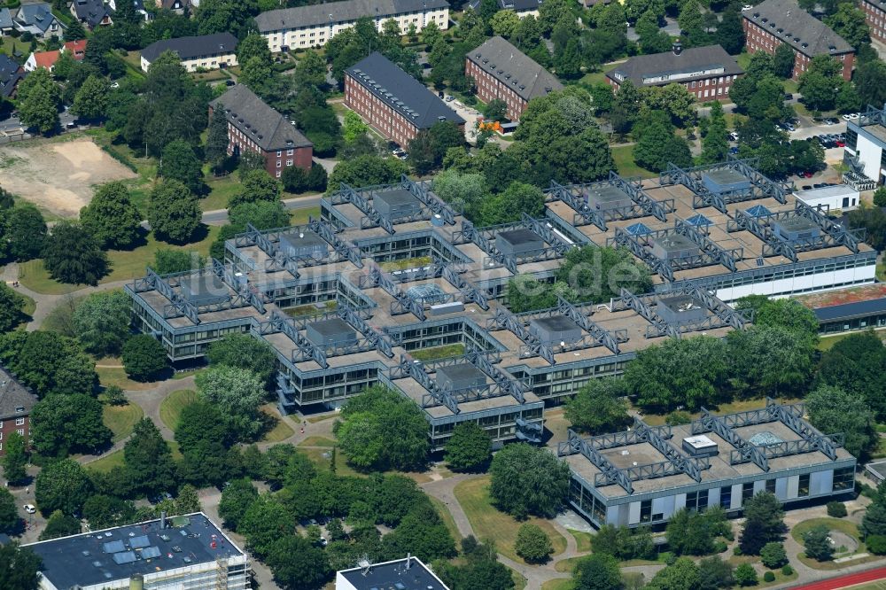 Hamburg aus der Vogelperspektive: Campus- Gebäude der Universität der Helmut-Schmidt-Universität der Bundeswehr Hamburg in Hamburg, Deutschland