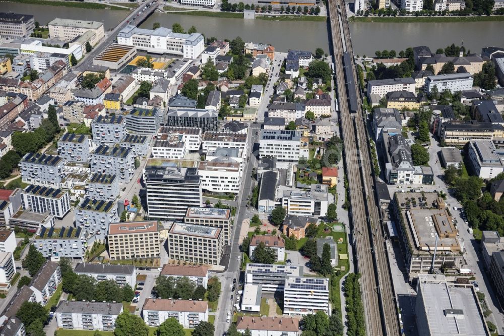 Luftaufnahme Salzburg - Campus- Gebäude der Universität Paracelsus Medizinische Privatuniversität in Salzburg in Österreich