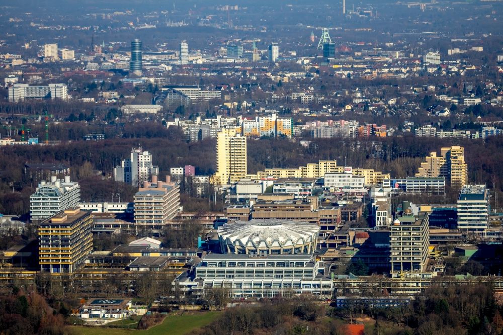 Bochum von oben - Campus- Gebäude der Universität Ruhr-Universität Bochum RUB auf den Ruhrhöhen in Bochum im Bundesland Nordrhein-Westfalen, Deutschland