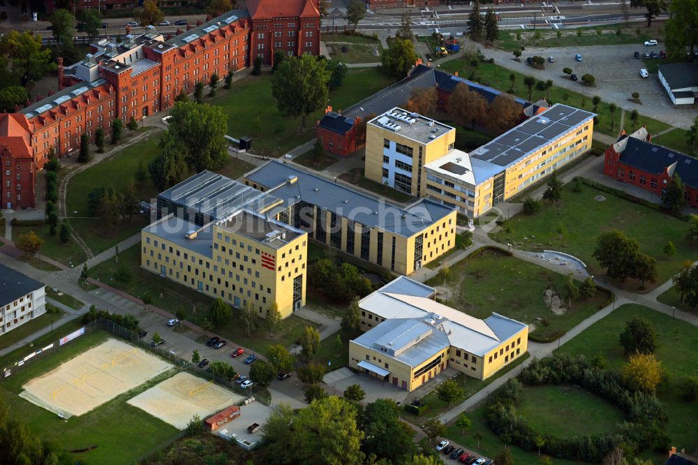 Luftbild Brandenburg an der Havel - Campus- Gebäude der Universität der Technische Hochschule in Brandenburg an der Havel im Bundesland Brandenburg, Deutschland