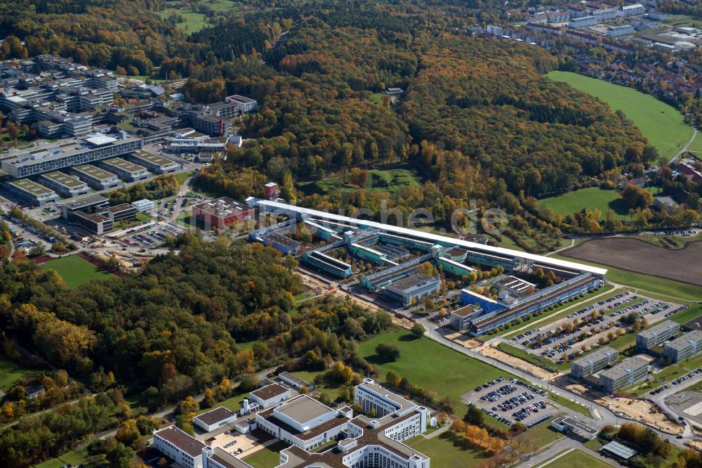 Ulm von oben - Campus- Gebäude der Universität Ulm mit Institut für Elektronische Bauelemente und Schaltungen in Ulm im Bundesland Baden-Württemberg, Deutschland