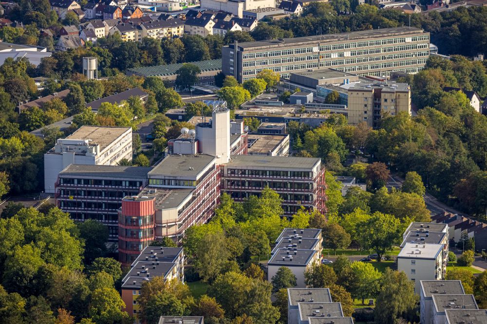 Siegen aus der Vogelperspektive: Campus- Gebäude der Universität Universität Siegen - Hölderlin Campus in Siegen im Bundesland Nordrhein-Westfalen, Deutschland