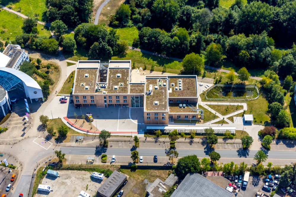 Witten aus der Vogelperspektive: Campus- Gebäude der Universität Witten/Herdecke in Witten im Bundesland Nordrhein-Westfalen, Deutschland
