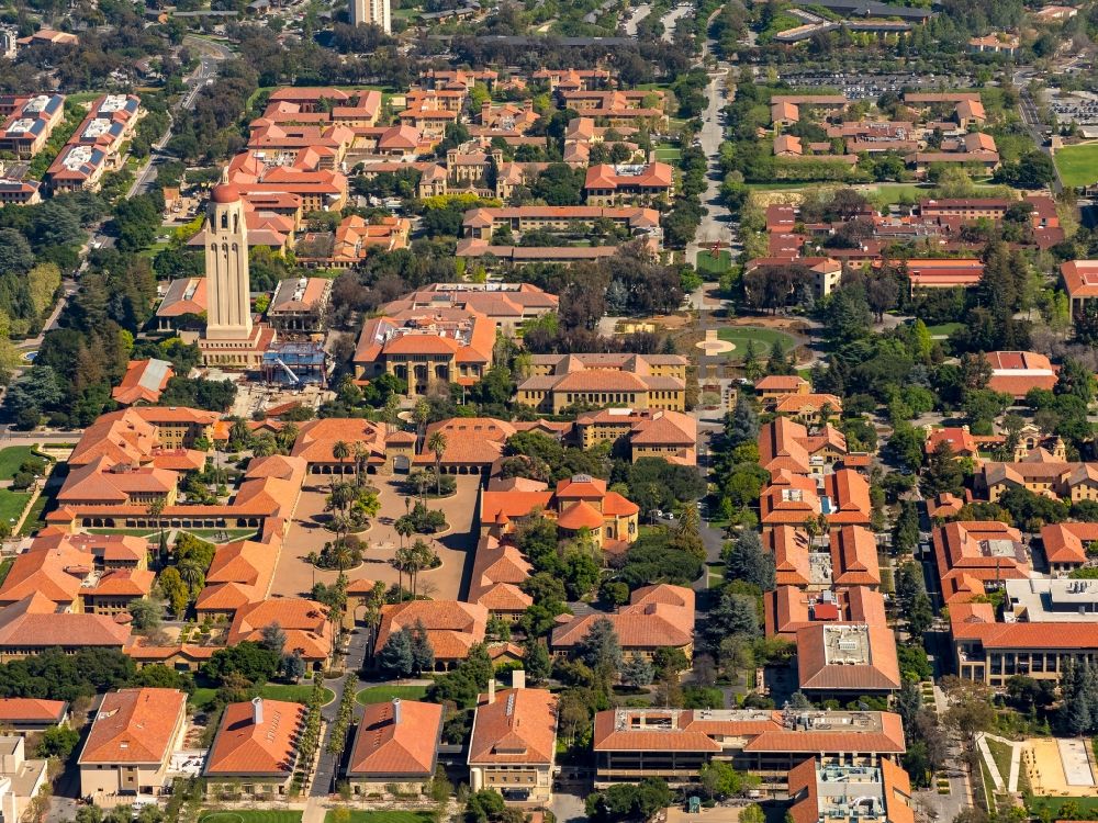 Stanford aus der Vogelperspektive: Campus- Gelände und Gebäude der Universität Stanford University in Stanford in Kalifornien in den USA