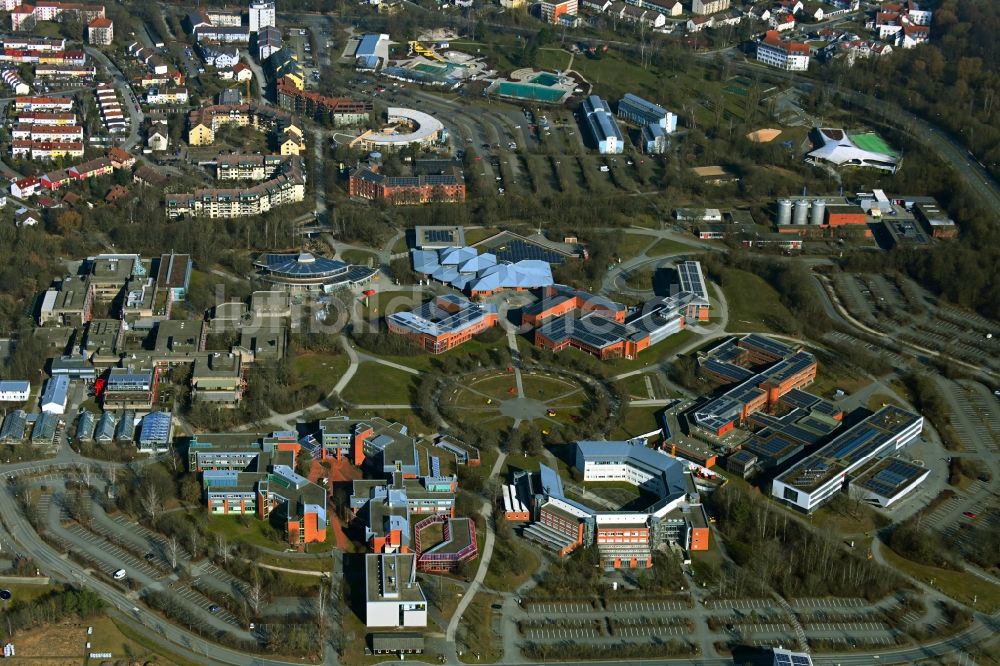 Bayreuth aus der Vogelperspektive: Campus- Gelände der Universität Bayreuth im Ortsteil Frankengut in Bayreuth im Bundesland Bayern, Deutschland