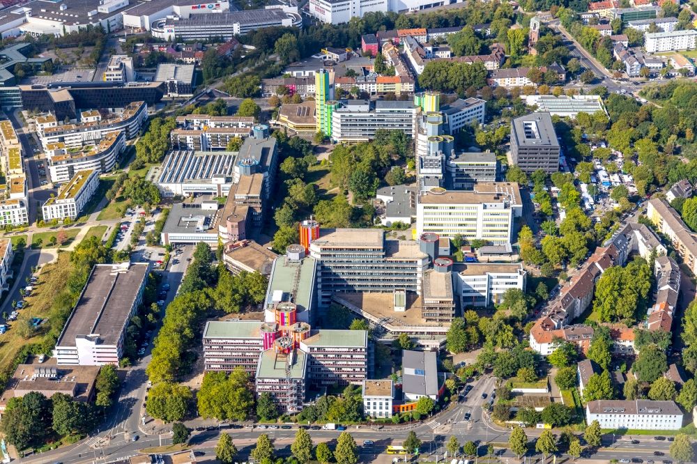 Essen von oben - Campus- Gelände der Universität Duisburg-Essen in Essen im Bundesland Nordrhein-Westfalen
