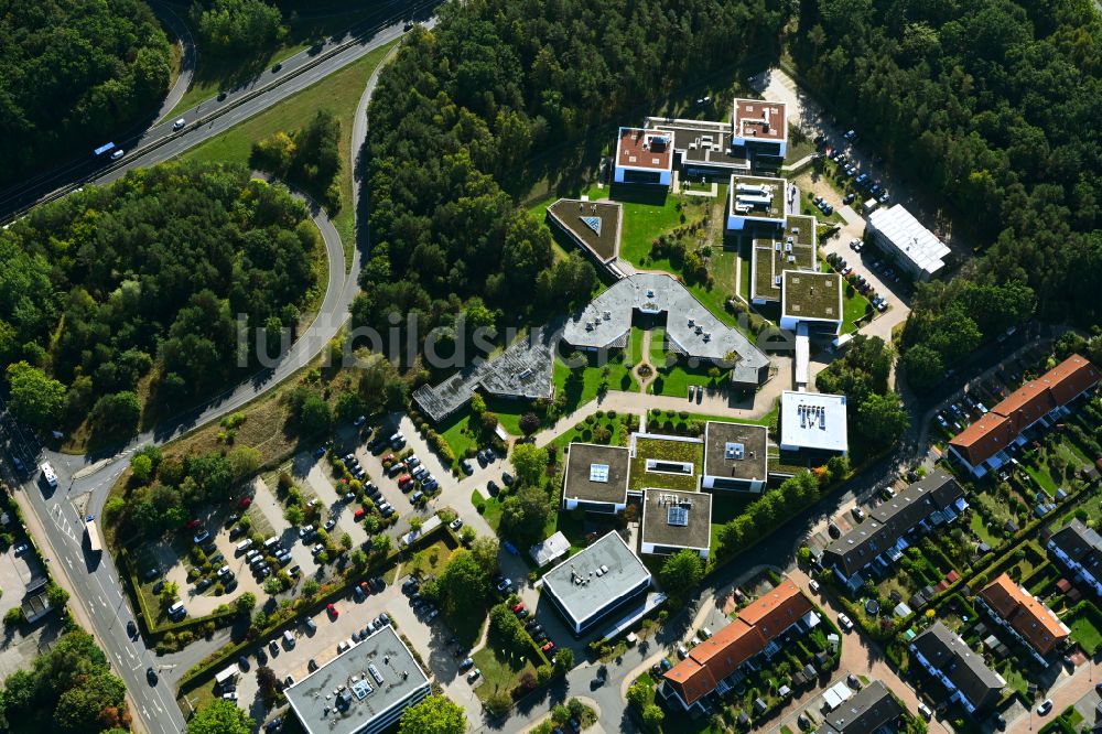 Lüneburg aus der Vogelperspektive: Campus- Gelände der Werum Software & Systems AG in Lüneburg im Bundesland Niedersachsen, Deutschland