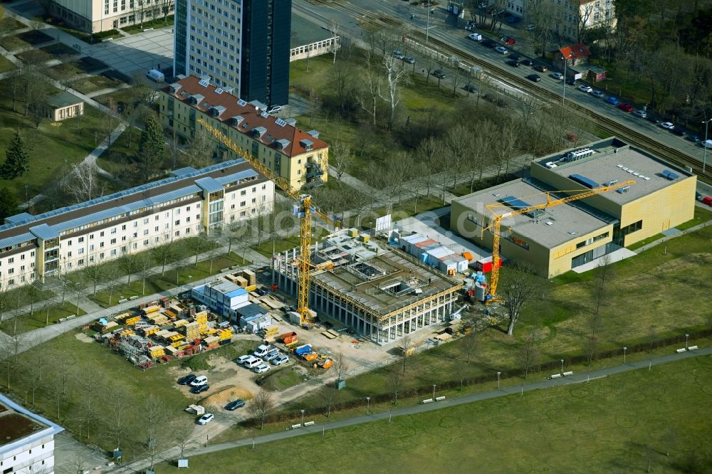 Luftbild Erfurt - Campus- Universitäts- Bereich mit Neubau- Baustelle Forschungsneubau Weltbeziehungen der Universität in Erfurt im Bundesland Thüringen, Deutschland
