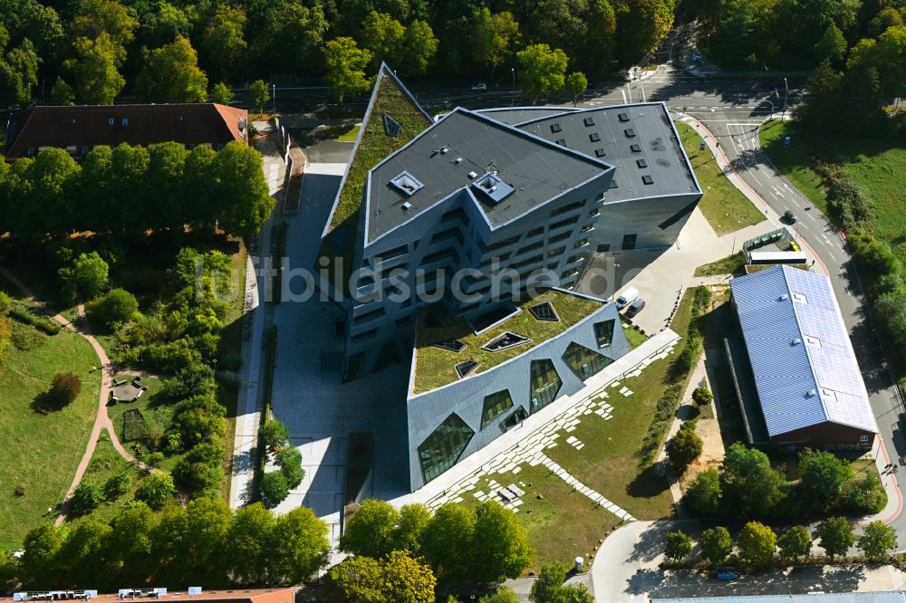 Luftaufnahme Lüneburg - Campus- Universitäts- Bereich Zentralgebäude Leuphana Universität Lüneburg in Lüneburg im Bundesland Niedersachsen, Deutschland