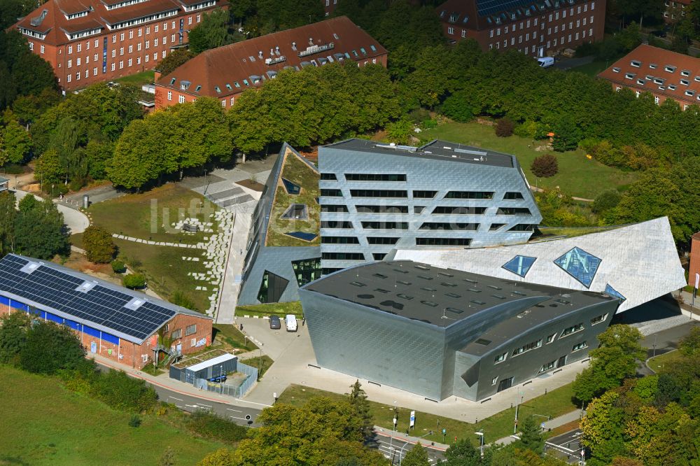 Luftaufnahme Lüneburg - Campus- Universitäts- Bereich Zentralgebäude Leuphana Universität Lüneburg in Lüneburg im Bundesland Niedersachsen, Deutschland