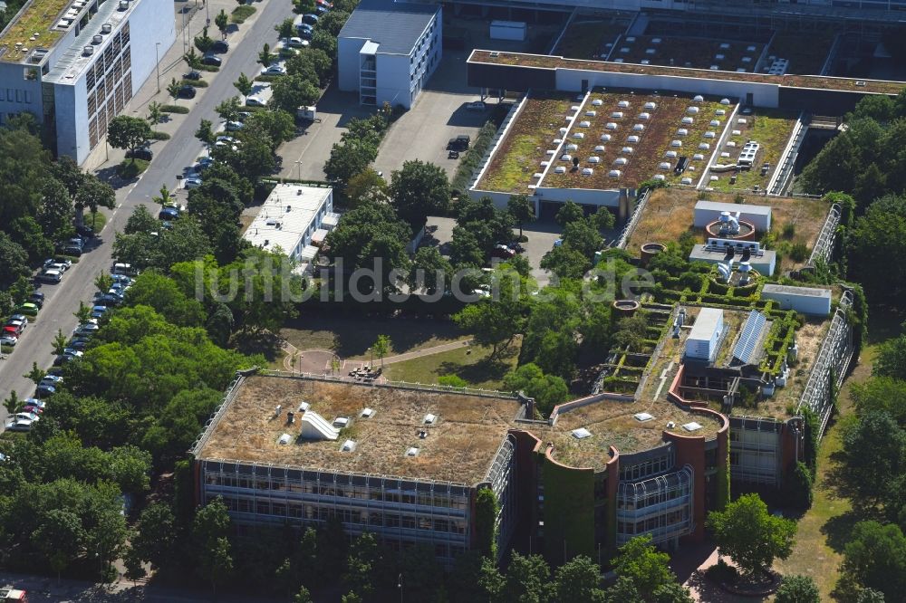 Luftaufnahme Karlsruhe - Carl-Engler-Schule im Ortsteil Südweststadt in Karlsruhe im Bundesland Baden-Württemberg, Deutschland
