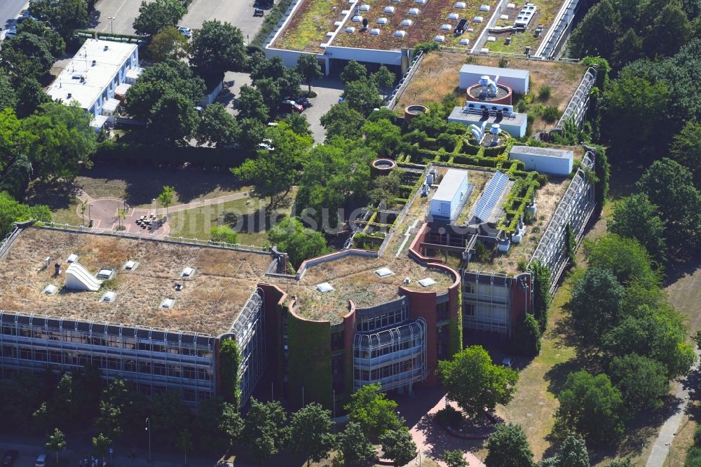 Luftbild Karlsruhe - Carl-Engler-Schule im Ortsteil Südweststadt in Karlsruhe im Bundesland Baden-Württemberg, Deutschland