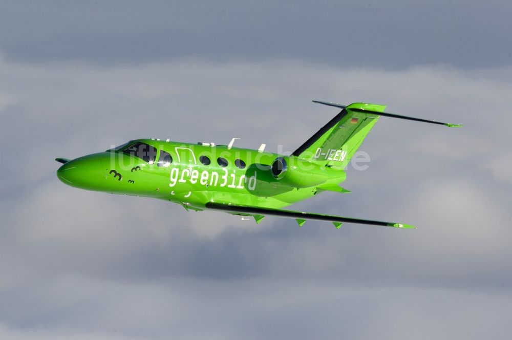 Donaueschingen von oben - Cessna 510 Citation Mustang über Donaueschingen im Bundesland Baden-Württemberg