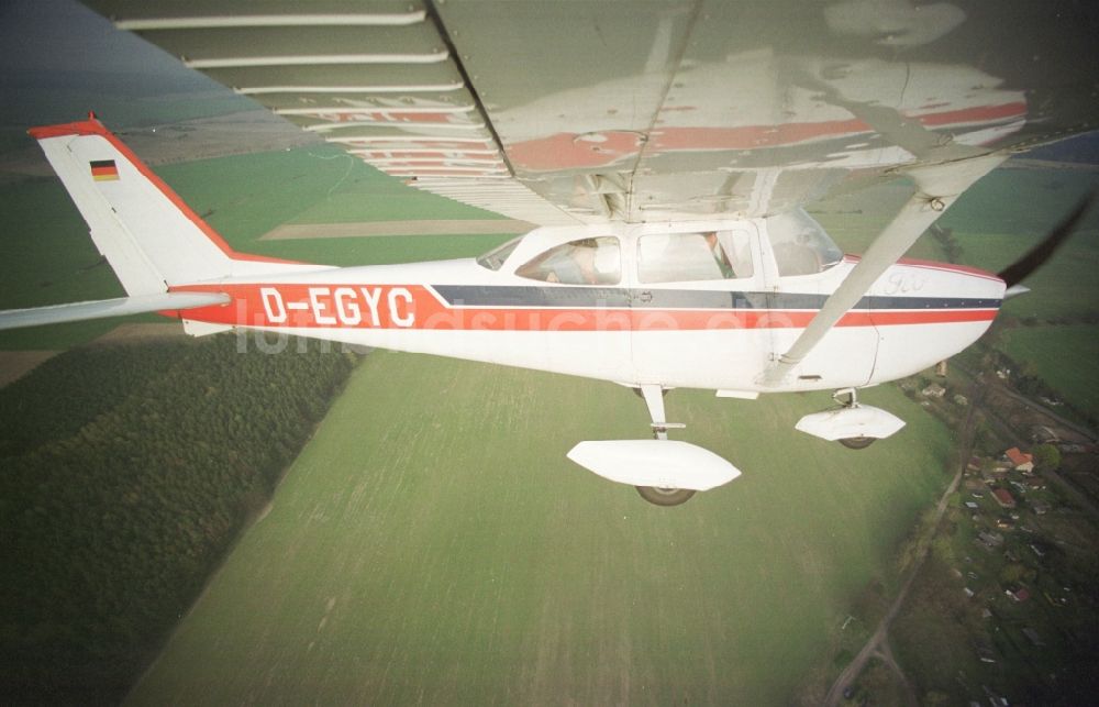 Luftbild Hohenstein - Cessna 172 D-EGYC der Agentur euroluftbild.de im Flug über in Hohenstein im Bundesland Brandenburg, Deutschland
