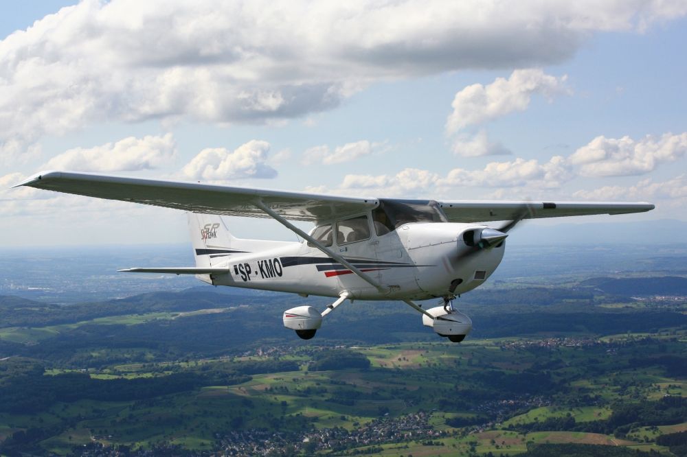 Lörrach aus der Vogelperspektive: Cessna 172 SP-KMO über dem Dinkelberg bei Lörrach im Bundesland Baden-Württemberg