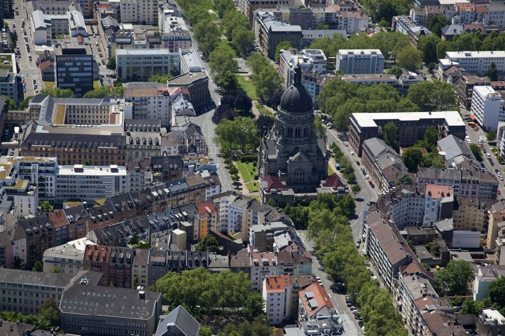 Mainz von oben - Christuskirche Mainz an der Kaiserstraße in Mainz im Bundesland Rheinland-Pfalz, Deutschland