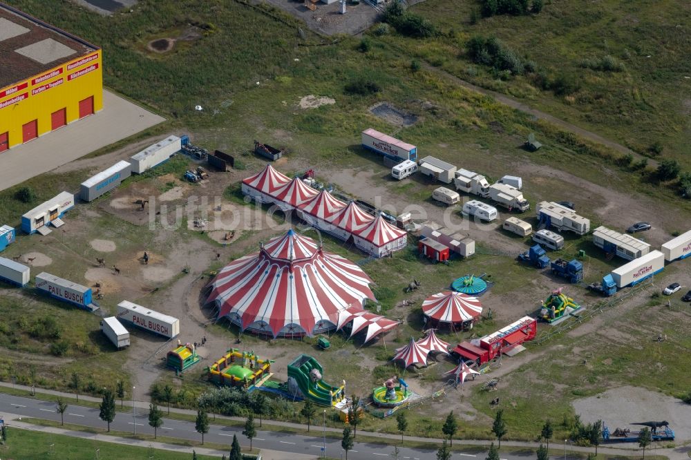 Luftbild Oberhausen - Circus- Zelt- Kuppeln des Zirkus Circus Paul Busch in Oberhausen im Bundesland Nordrhein-Westfalen, Deutschland