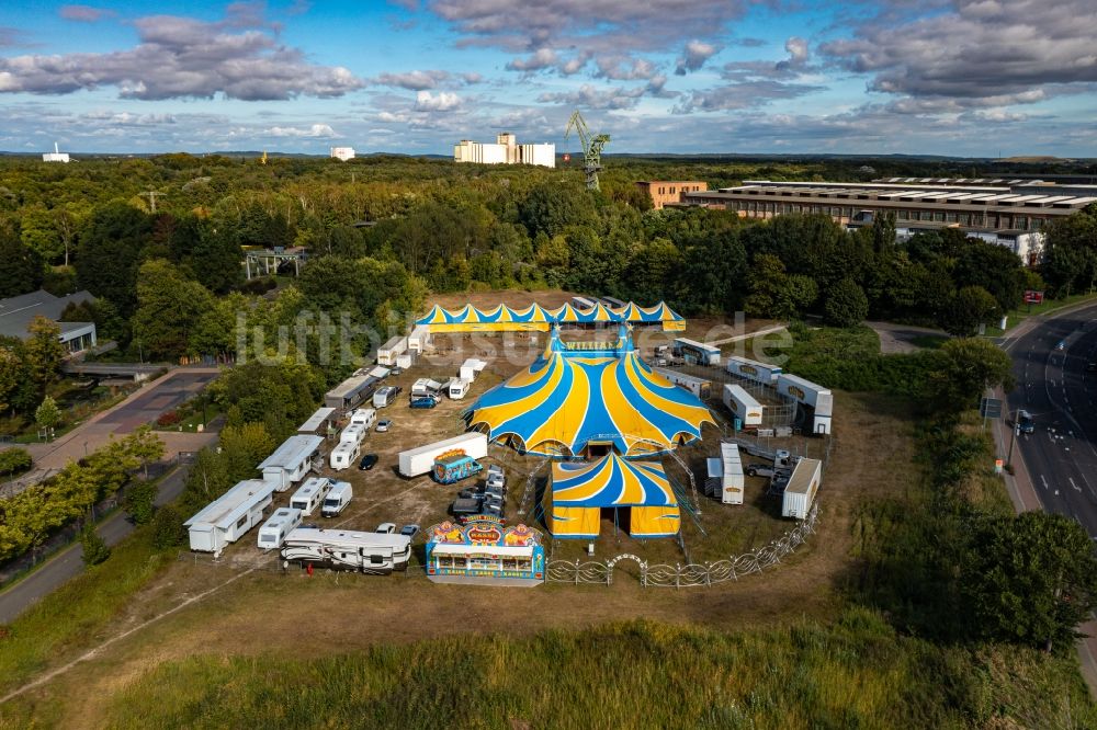 Luftbild Eberswalde - Circus- Zelt- Kuppeln des Zirkus in Eberswalde im Bundesland Brandenburg, Deutschland